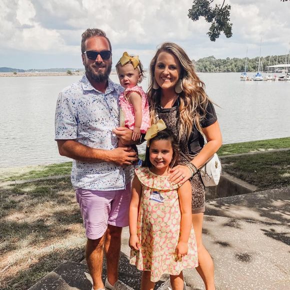 Meet your Posher, Laura - Picture 1 of 1